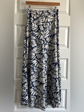 2/$25 No brand Palazzo Pant Tropical Print Size Small